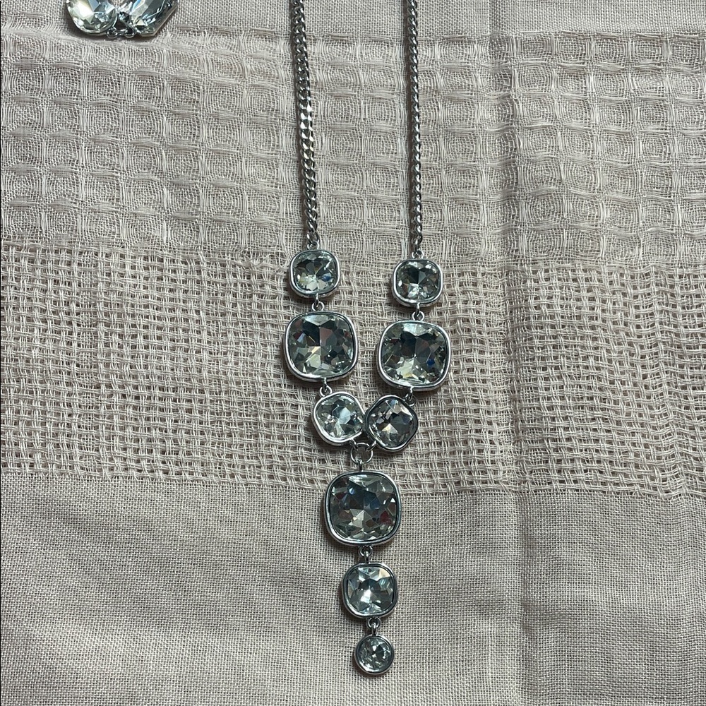 Paparazzi Silver Necklace Matching Earrings with Bracelet Clear Gems - Picture 4 of 6